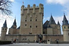 From Madrid: Toledo and Segovia Full-Day Tour With Tickets
