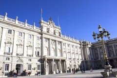 Royal Palace Madrid & Tapas Experience with Skip the Line Ticket