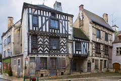 Burgundy Wine Tasting Small-Group Tour in Chablis from Paris