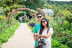 Versailles Timed Entrance Ticket and Giverny Small Group Day Trip from Paris
