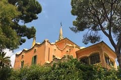 Barcelona Private Tour. Sagrada Familia & Park Guell with Tapas