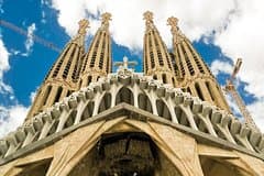 Barcelona Private Tour. Sagrada Familia & Park Guell with Tapas