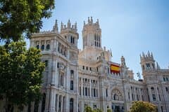 Layover in Madrid a Private Tour with a local: Best Highlights of Madrid