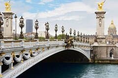 Arrival Transfer: Paris Train Stations to Paris Hotels by Van