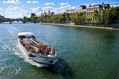 Seine River Guided Cruise with Kids by Vedettes de Paris