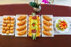 Dubai Luxury Yacht Tour with Live BBQ & Drinks
