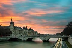 Half Day Paris Tour with CDG Airport pickup and drop off