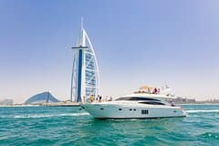 Dubai Luxury Yacht Tour with Live BBQ & Drinks