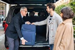 Transfer Paris Trainstation to Paris Hotel, fluent English driver