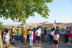 From Madrid: Toledo and Segovia Full-Day Tour With Tickets