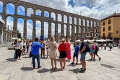 From Madrid: Toledo and Segovia Full-Day Tour With Tickets