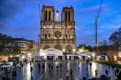 Half Day Paris Tour with CDG Airport pickup and drop off