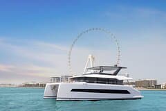 Dubai Luxury Yacht Tour with Live BBQ & Drinks