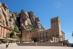Montserrat, Girona and Costa Brava in 2 Days from Barcelona
